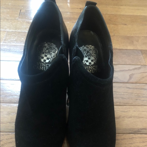 Vince Camuto wedge heel booties - Picture 2 of 4